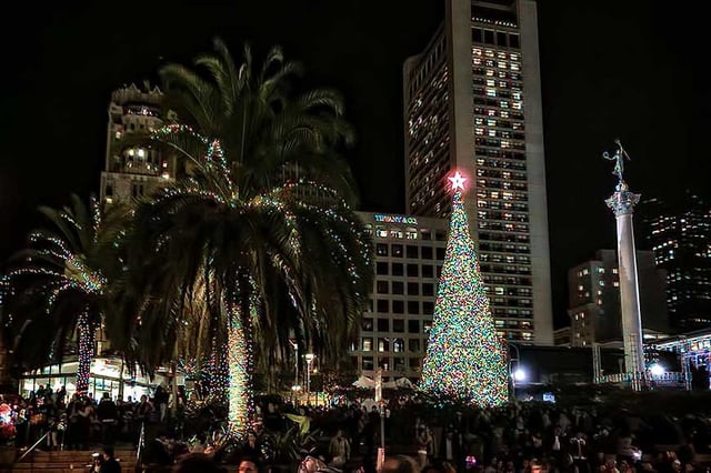 01-tree-lighting-carousel.jpg