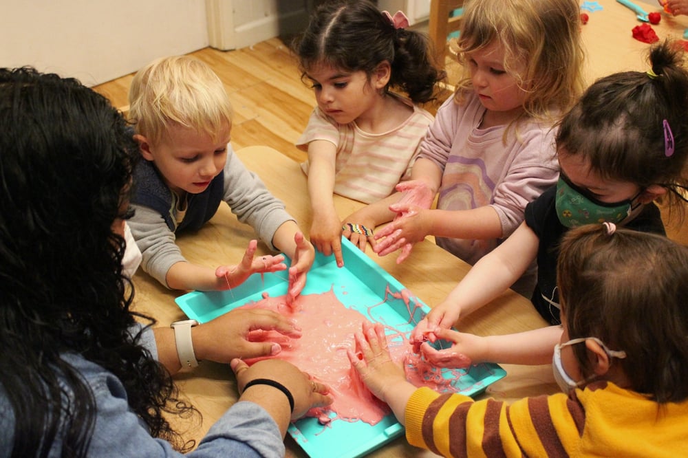 Students at San Mateo – Bunker Hill preschool playing with slim