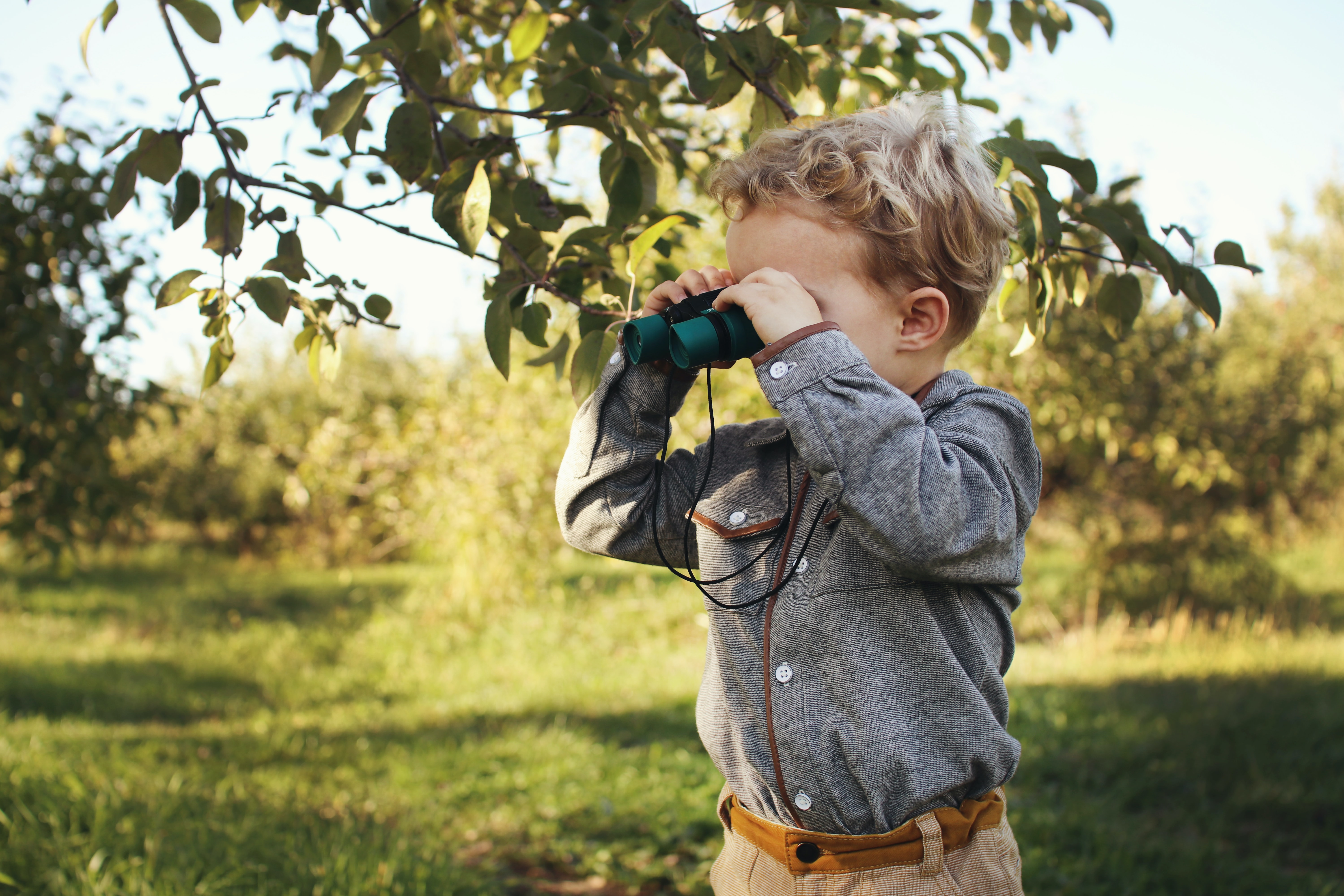 child-binoculars